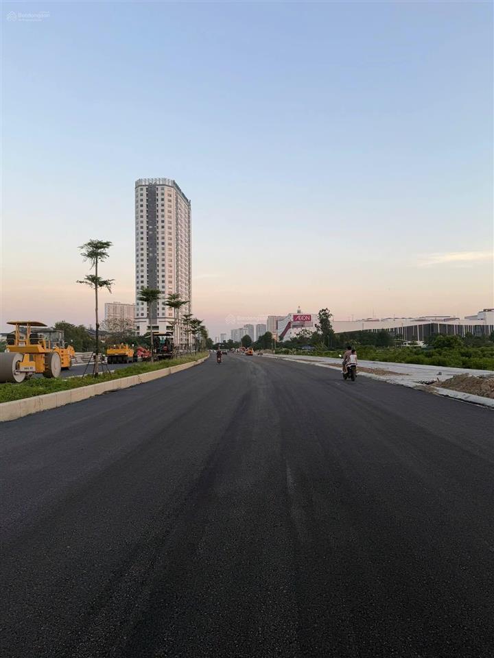 Bán đất tặng nhà, cạnh khu đô thị mới