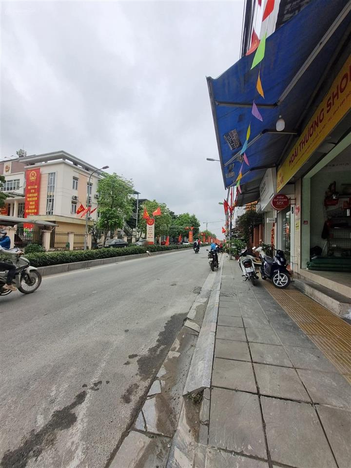 Đất phân lô ngõ thông giáp mặt phố