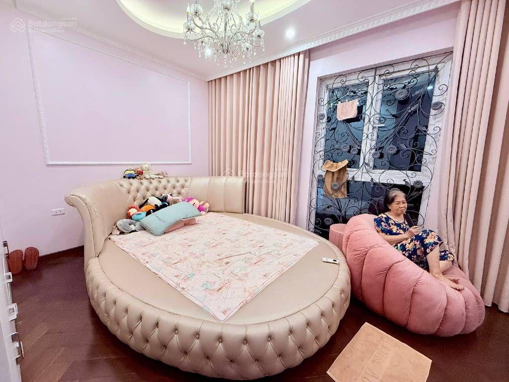 Chuyển công tác cần bán biệt thự sang trọng hiện đại full nội thất