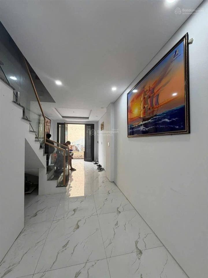 Nhà mới ở ngay ngõ nông thẳng, sổ đẹp không lỗi