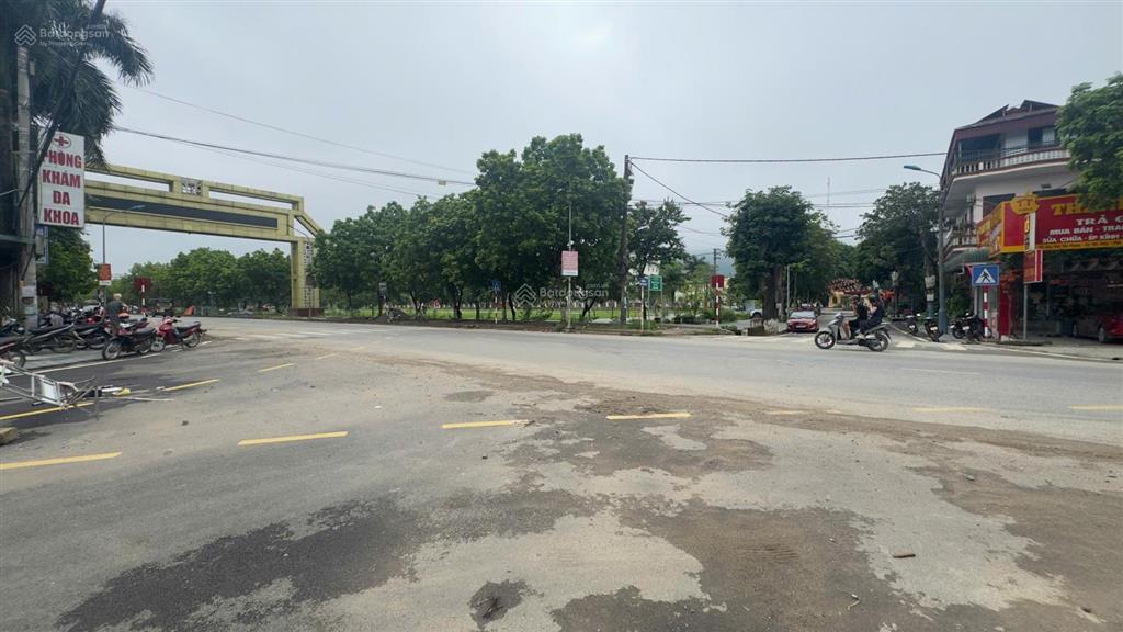 116,8m2 đất đấu giá kinh doanh vị trí vip nhất tại tt.tt hàng trạmyên thủy giá cực rẻ