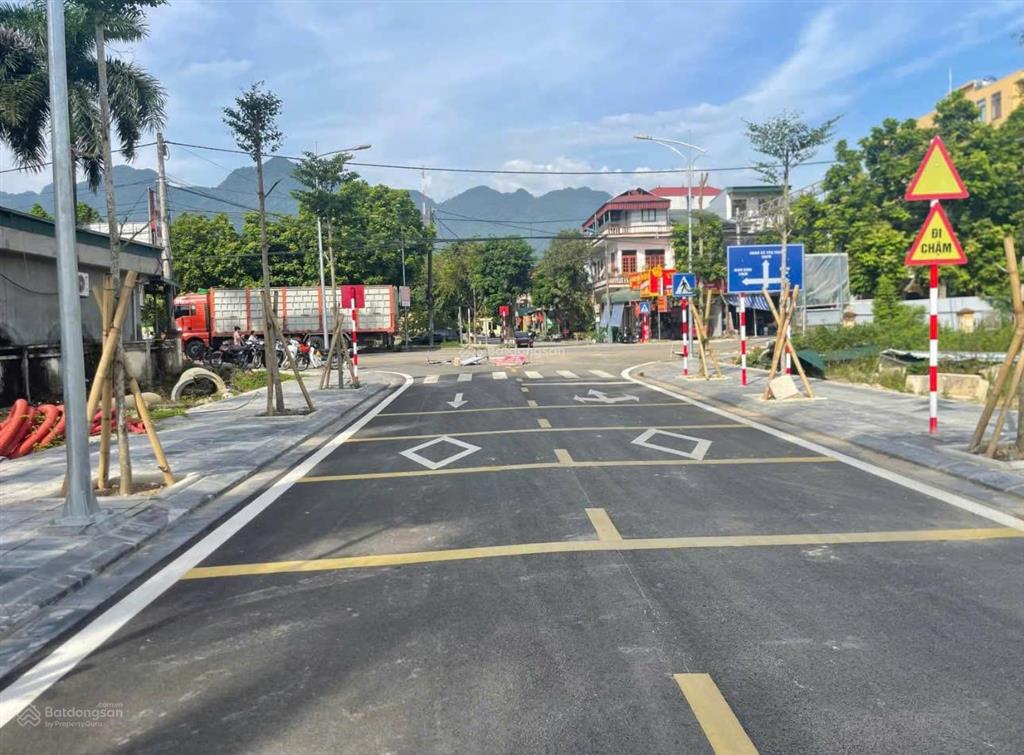 116,8m2 đất đấu giá kinh doanh vị trí vip nhất tại tt.tt hàng trạmyên thủy giá cực rẻ