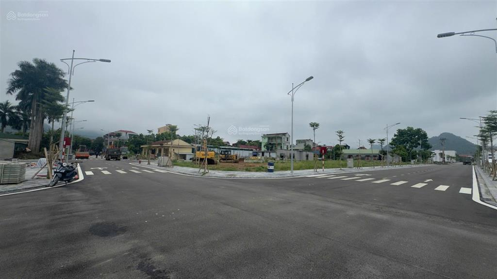 116,8m2 đất đấu giá kinh doanh vị trí vip nhất tại tt.tt hàng trạmyên thủy giá cực rẻ