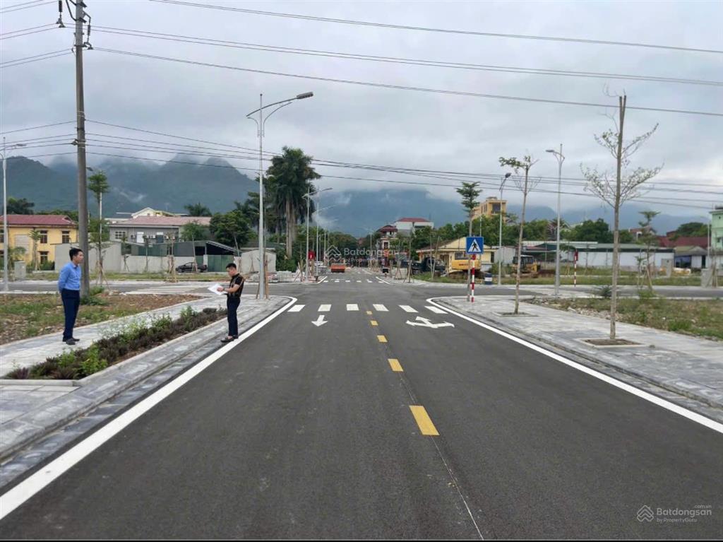 116,8m2 đất đấu giá kinh doanh vị trí vip nhất tại tt.tt hàng trạmyên thủy giá cực rẻ