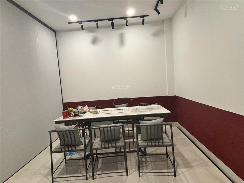 Cho thuê lk khu đô thị louis city đại mỗ nhà hoàn thiện đẹp. gần đường lê quang đạo