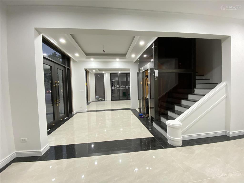 Cần cho thuê nhà khu đô thị him lam, nhà hoàn thiện full điều hòa thang máy