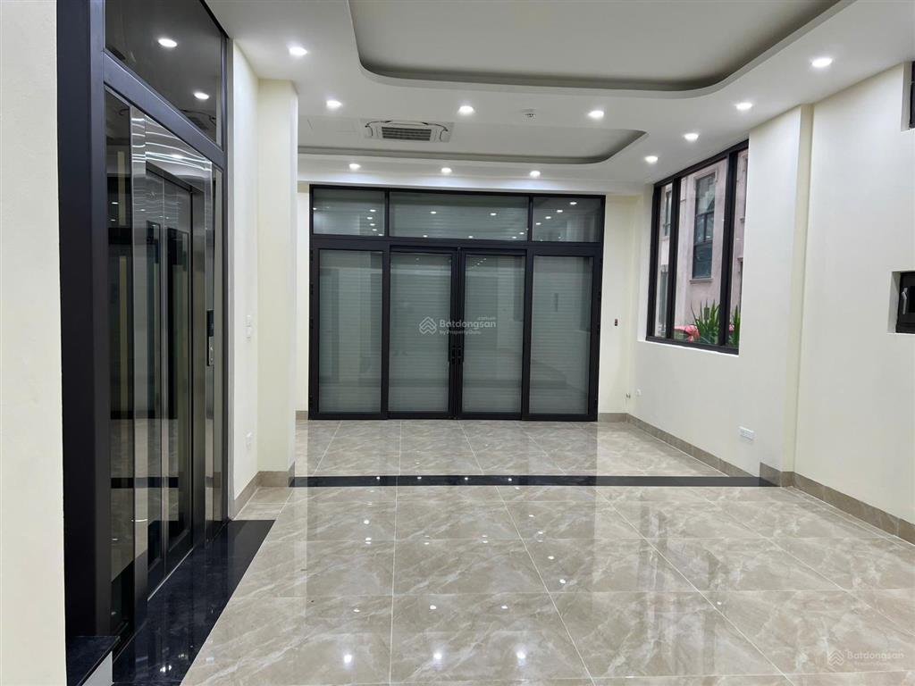 Cho thuê nhà căn kdt him lam vạn phúc. nhà hoàn thiện 7 tầng, thang máy, điều hòa âm trần