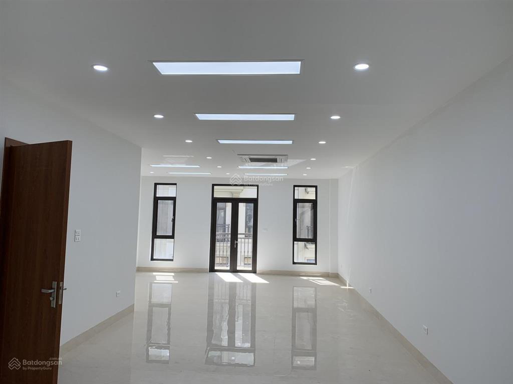 Cho thuê nhà hoàn thiện 7 tầng điều hòa, thang máy. khu đô thị him lam vạn phúc mặt đường tố hữu