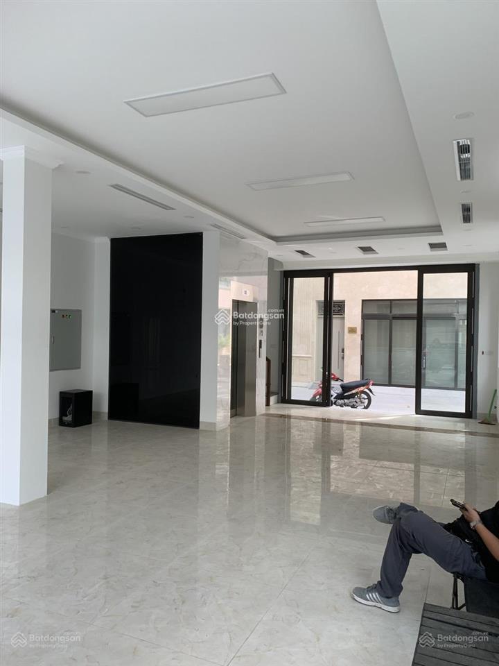Cho thuê nhà hoàn thiện 7 tầng điều hòa, thang máy. khu đô thị him lam vạn phúc mặt đường tố hữu