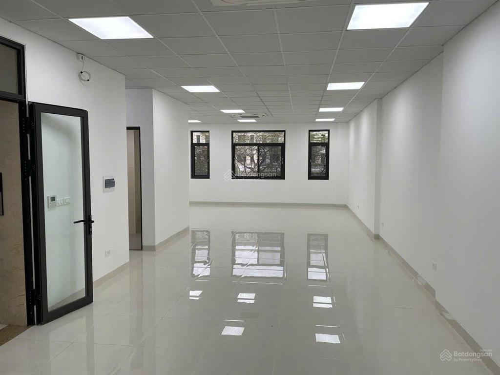 Cần cho thuê gấp văn phòng khu him lam vạn phúc nhà hoàn thiện 7 tầng, thang máy. mặt đường tố hữu