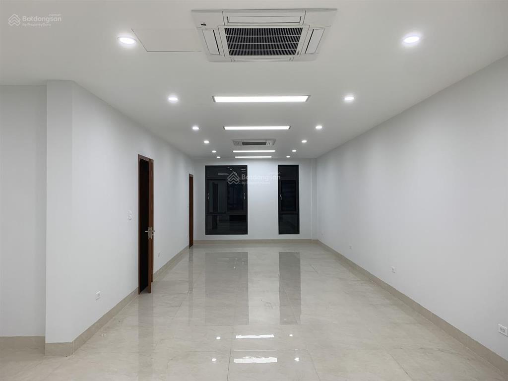 Cần cho thuê gấp văn phòng khu him lam vạn phúc nhà hoàn thiện 7 tầng, thang máy. mặt đường tố hữu