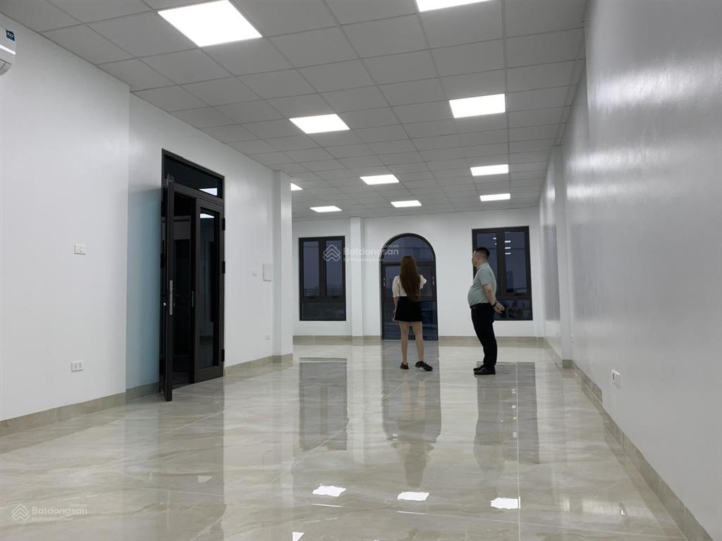 Tôi cần cho thuê nhà khu đô thị him lam vạn phúc, nhà hoàn thiện đầy đủ điều hòa thang máy