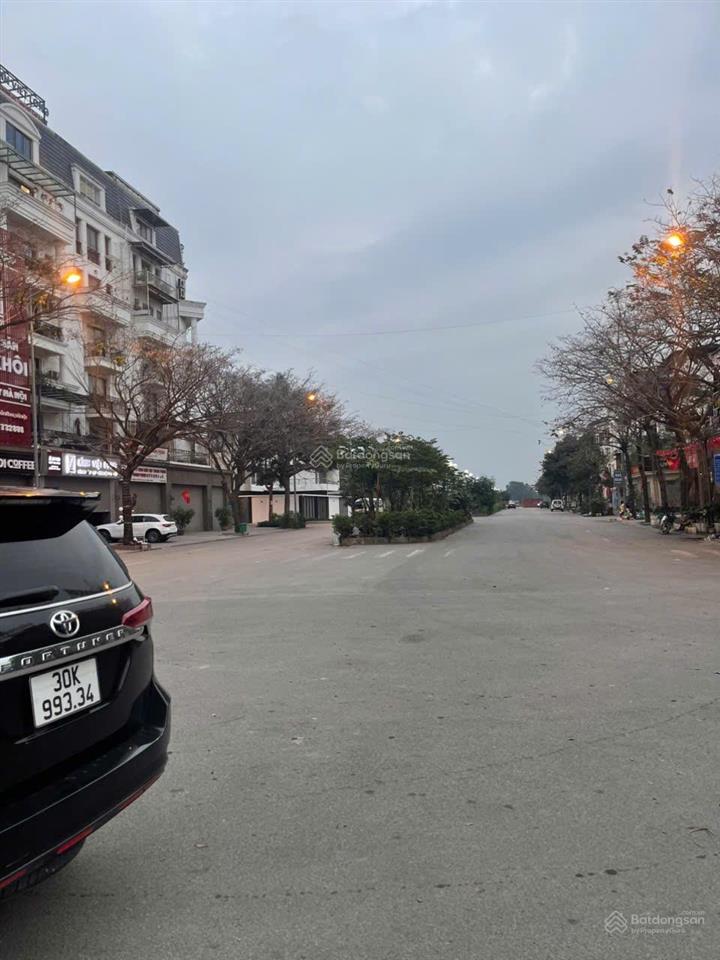 Shophouse 12m x 130m2x9t căn góc nằm ngã 3 trục đường lớn nhất phường kiến hưng hn. đường rộng 99m