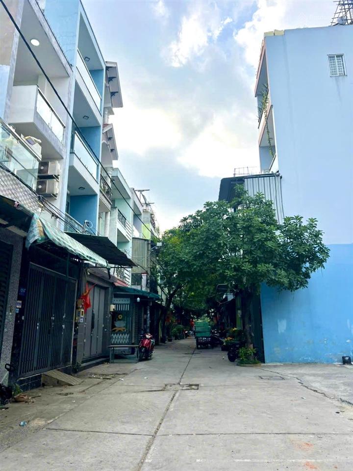 Bán nhà cấp 4 khu vực xây dựng 5 tầng  hẻm 6m  kế bên aeon tân phú  chỉ hơn 3 tỷ