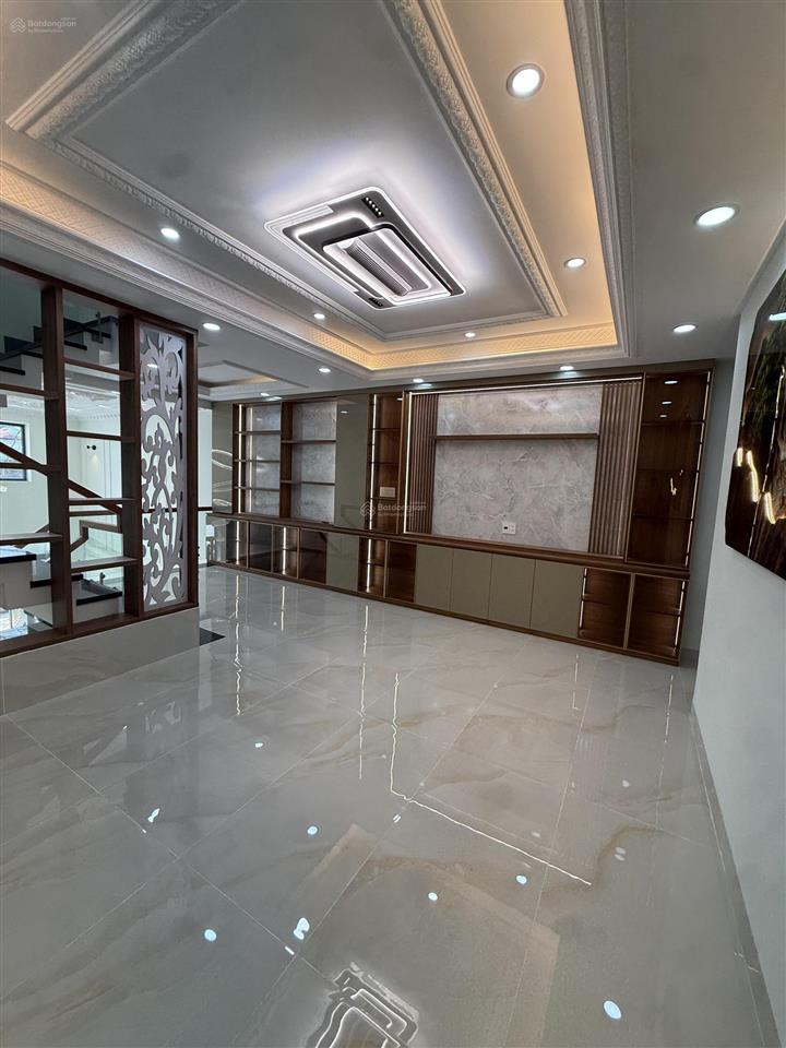 Siêu phẩm bình tân giáp tân phú đường nhựa 10m thông ngang 5m hiếm có 5 tầng hoành tráng hơn 8 tỉ