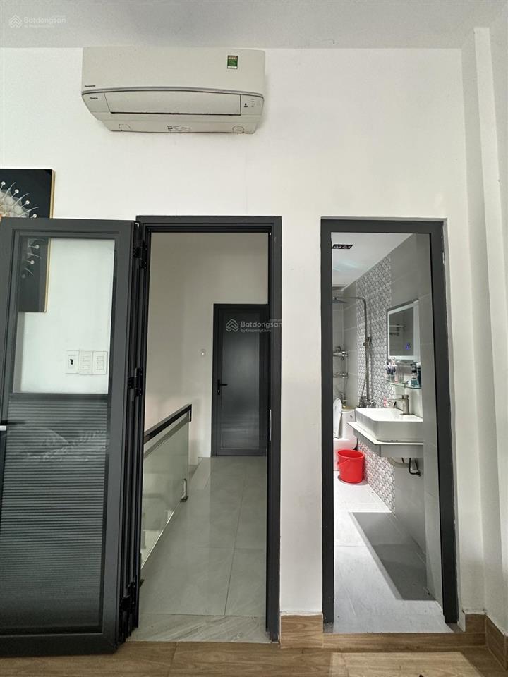 Bán nhà 3 tầng, 4pn hẻm xe hơi gần mt đường lê hồng phong quận 10