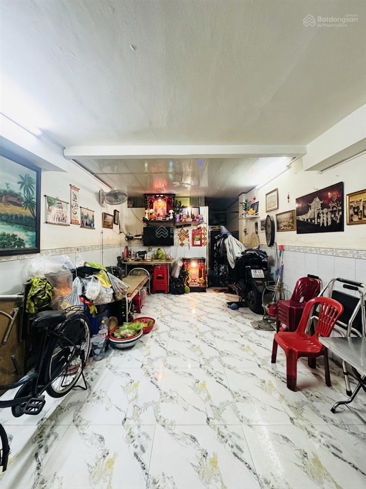 Bán nhà 2 tầng dt 40m2 ngay cư xá nguyễn trung trực đường 3/2 thông qua siêu thị vạn hạnh mall q10