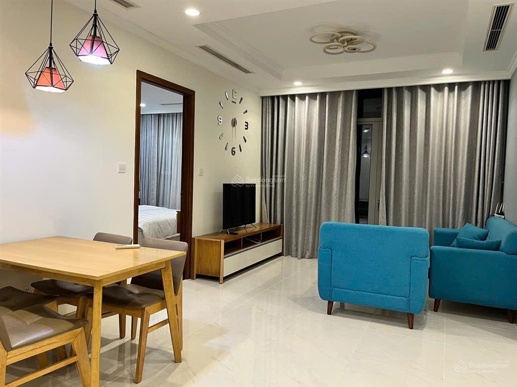 Mình cần cho thuê gấp 2pn diện tích lớn 80m2, giá chỉ 23 tr/tháng tại vinhomes central park