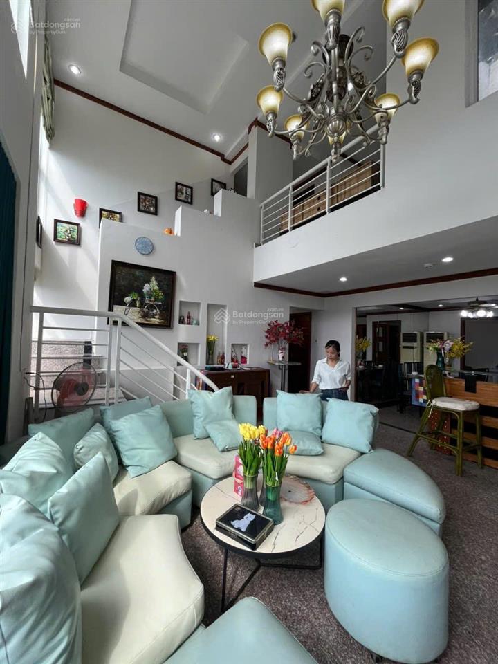 Penthouse 360m2 + sân thượng riêng 121m2| 5pn 5wc | giá chỉ 28 triệu/tháng