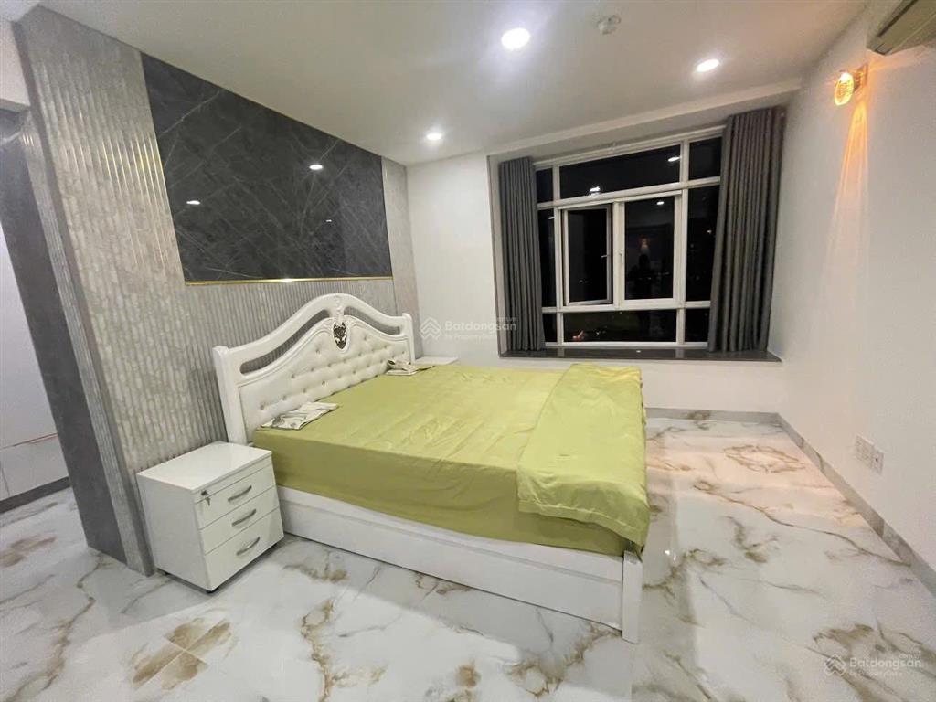 Bán căn hộ new saigon 3pn 121m2, view hồ bơi, giá 5,7 tỷ