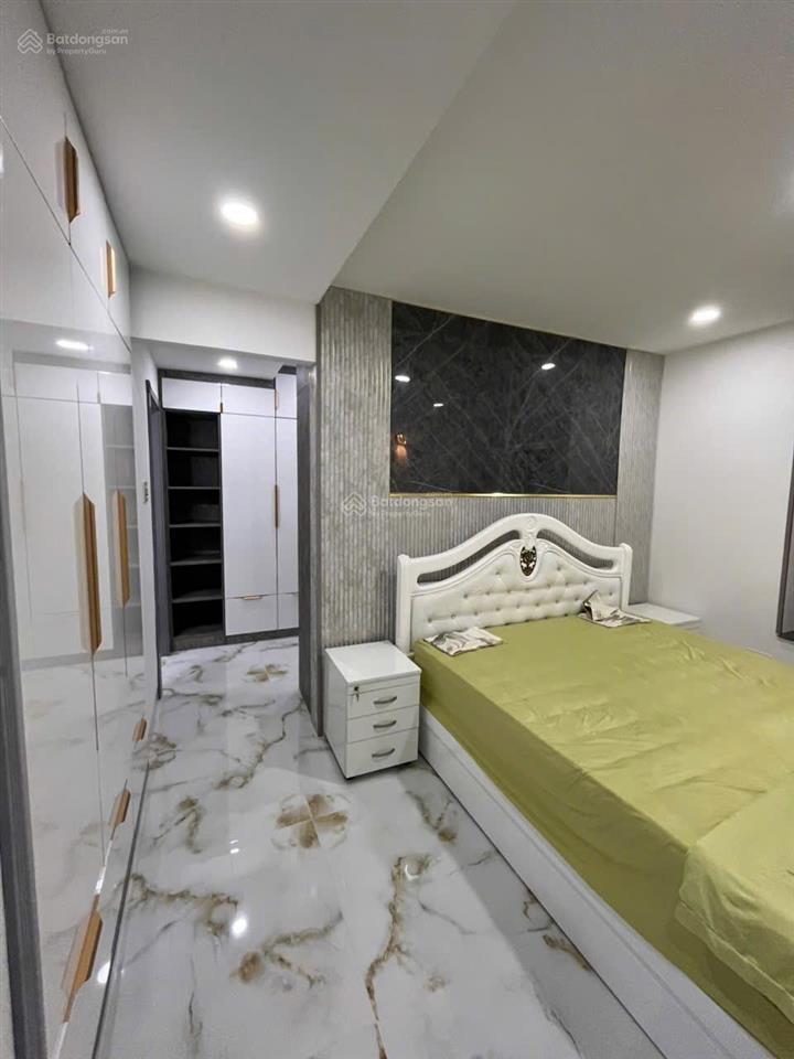 Bán căn hộ new saigon 3pn 121m2, view hồ bơi, giá 5,7 tỷ