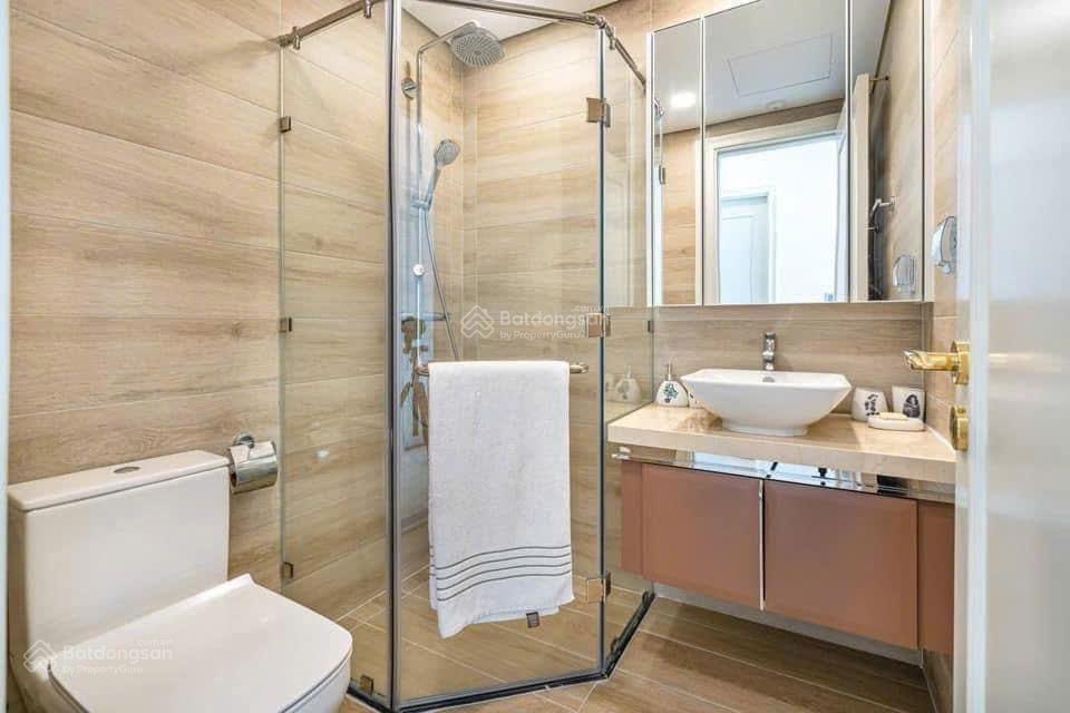 Căn hộ vinhomes ba son đang trống cho thuê gấp aqua 4 view sông