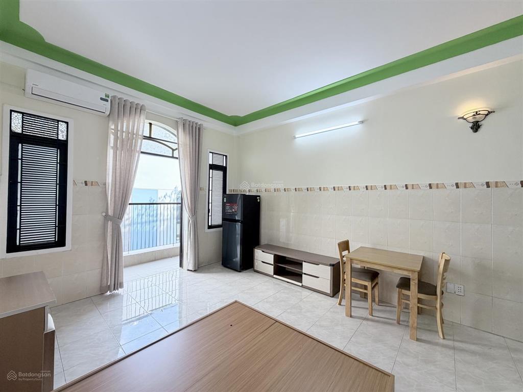 Mới 100% căn hộ tách bếp có ban công  cửa sổ thoáng fullnt gần phan xích long, phan đăng lưu