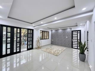 Căn chung cư 2pn có phòng khách ban công 101m2 siêu to gần ngay công viên bờ sông thoáng mát