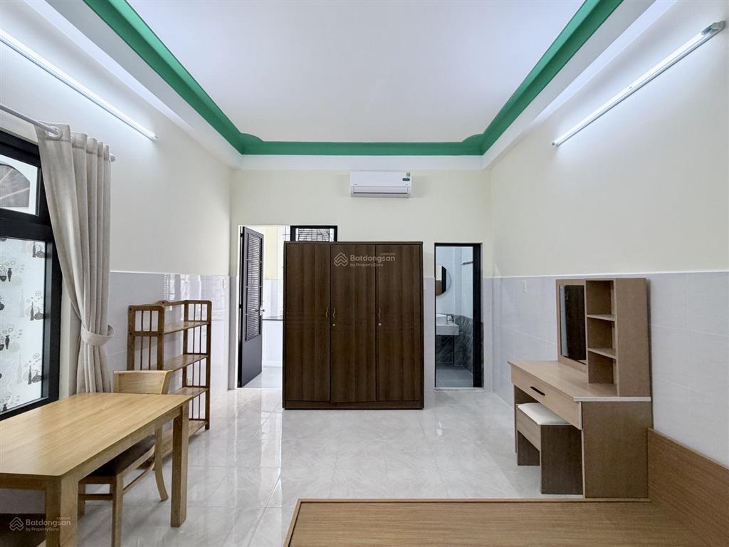 Căn hộ tách bếp có cửa sổ to thoáng mới 100% fullnt ngay công viên phú nhuận