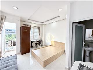 Phòng ban công  cửa sổ mới 100% full nt có thang máy gần ngay landmark, kế bên metro