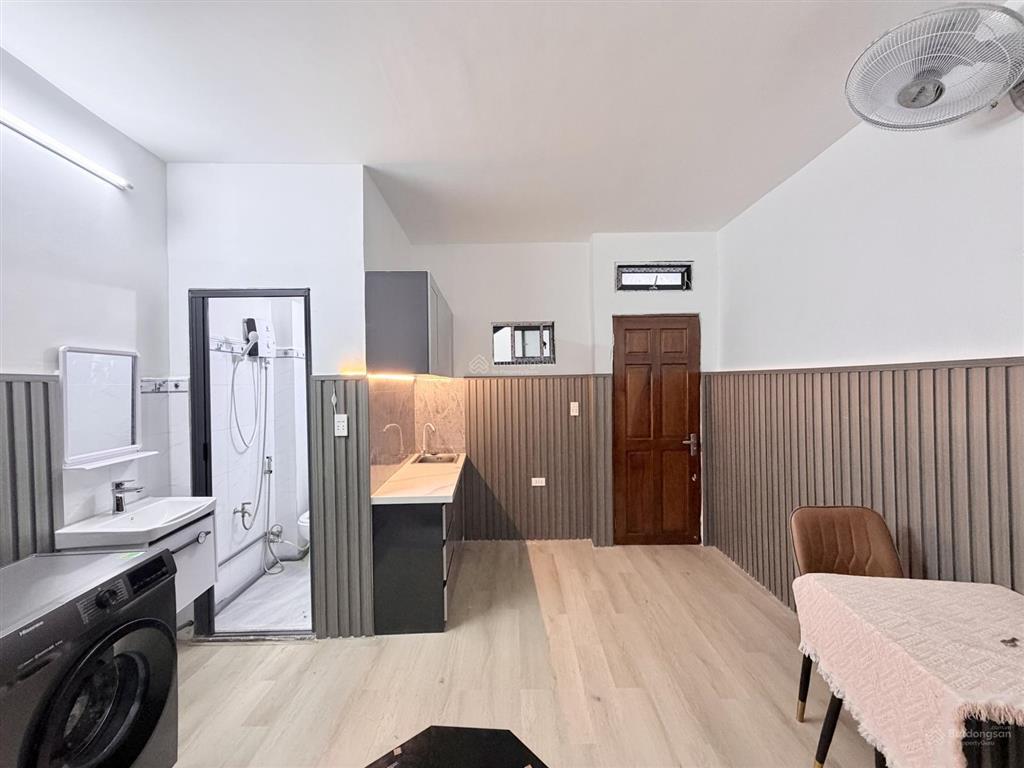 Căn hộ 1pn tách bếp có cửa sổ to thoáng 35m2 fullnt từ a  z ngay vòng xoay lê văn sỹ