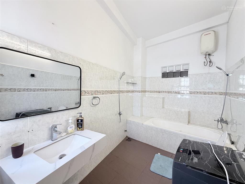 Căn hộ stu ban công 40m2 full nt mới keng rộng thoáng có máy giặt riêng giáp q. bình thạnh  q1