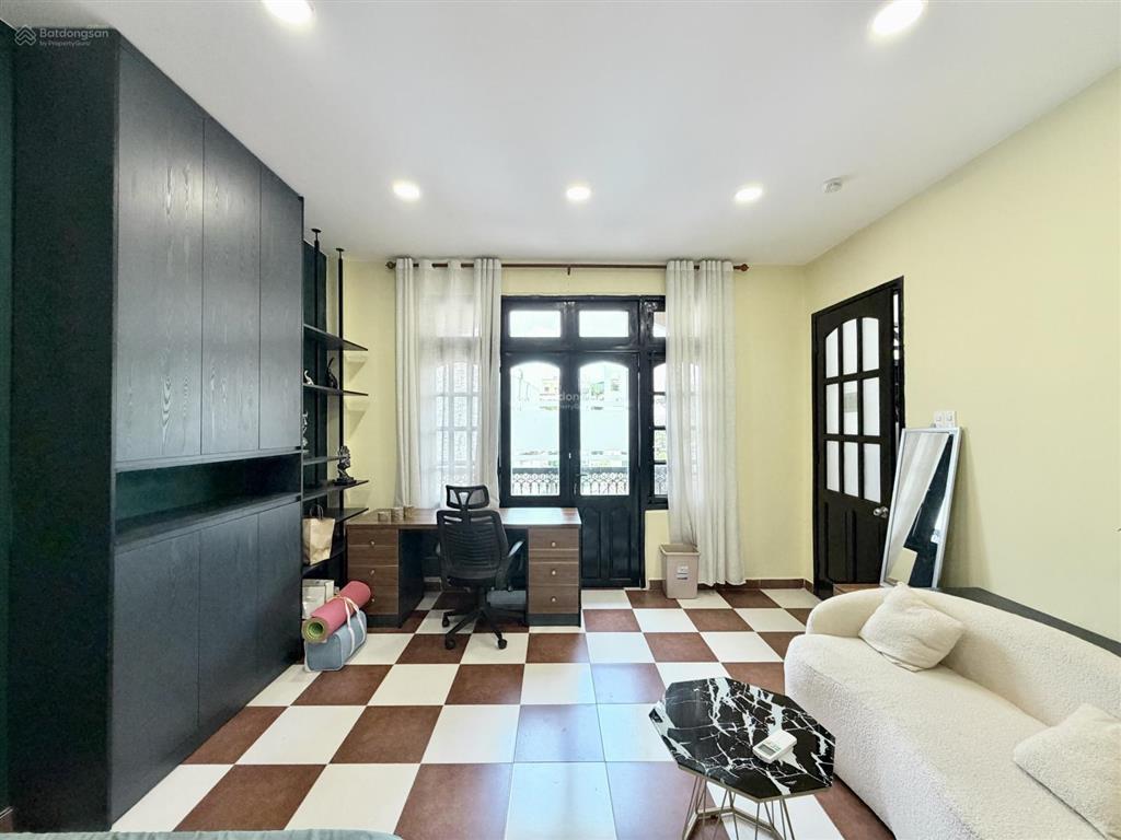 Căn hộ stu ban công 40m2 full nt mới keng rộng thoáng có máy giặt riêng giáp q. bình thạnh  q1