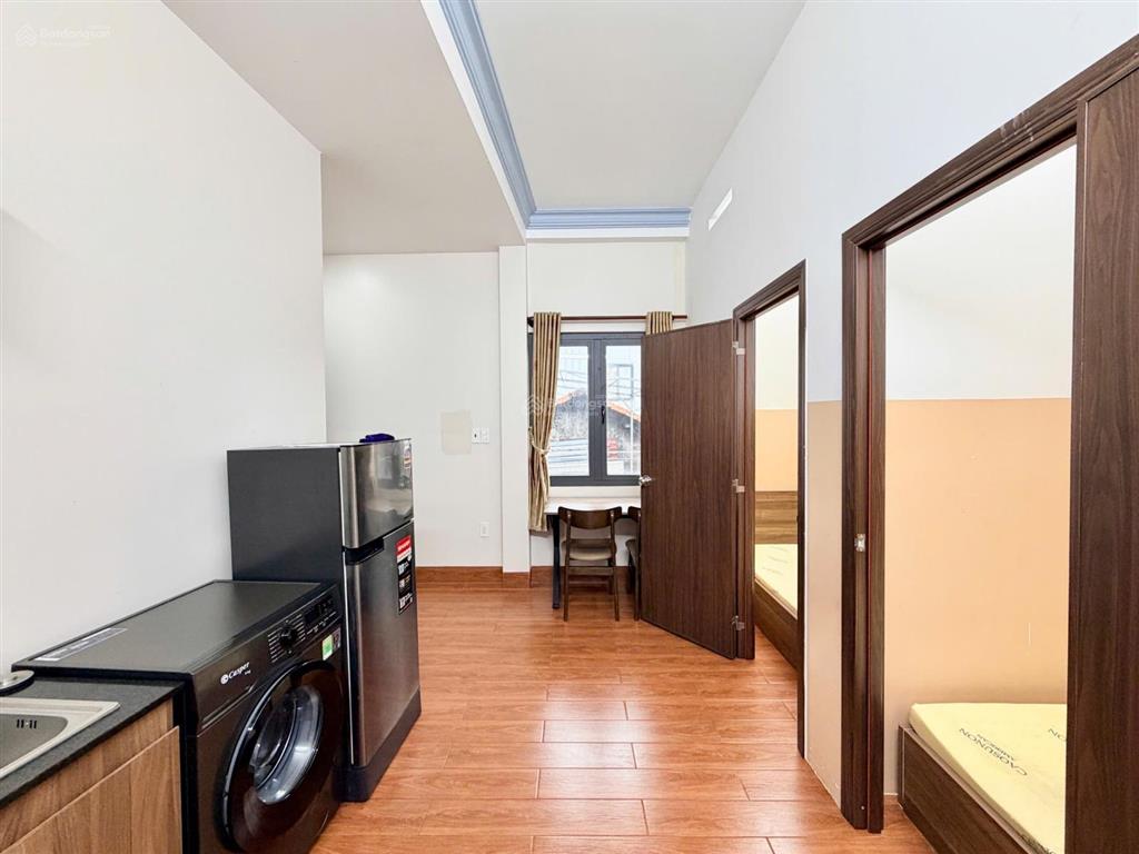Căn hộ 2pn 45m2 cửa sổ to thoáng full nt ra vào vân tay ngay gần vlu cs3, phạm văn đồng