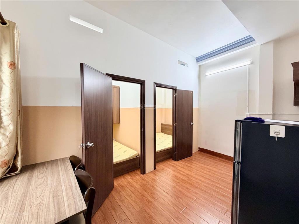 Căn hộ 2pn 45m2 cửa sổ to thoáng full nt ra vào vân tay ngay gần vlu cs3, phạm văn đồng