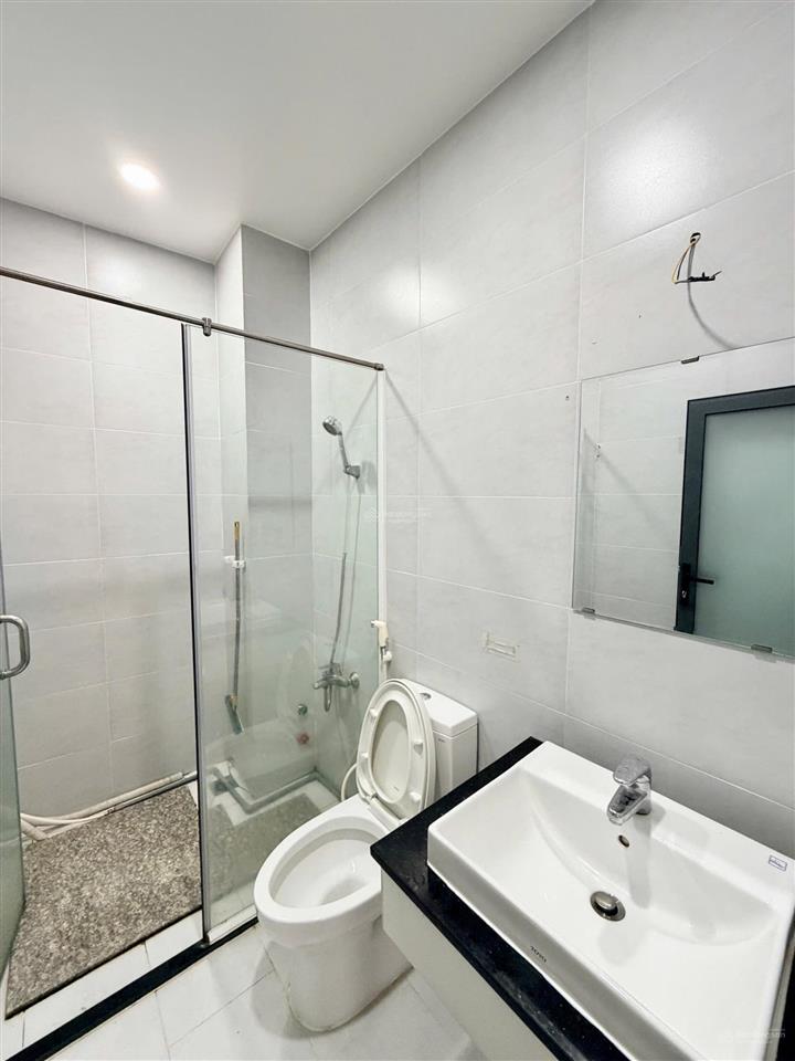 Căn hộ 2pn 45m2 cửa sổ to thoáng full nt ra vào vân tay ngay gần vlu cs3, phạm văn đồng
