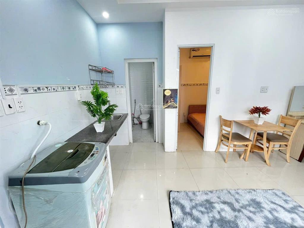 Căn 1pn tách bếp 45m² ban công  cửa sổ thoáng có thang máy hẻm to an ninh