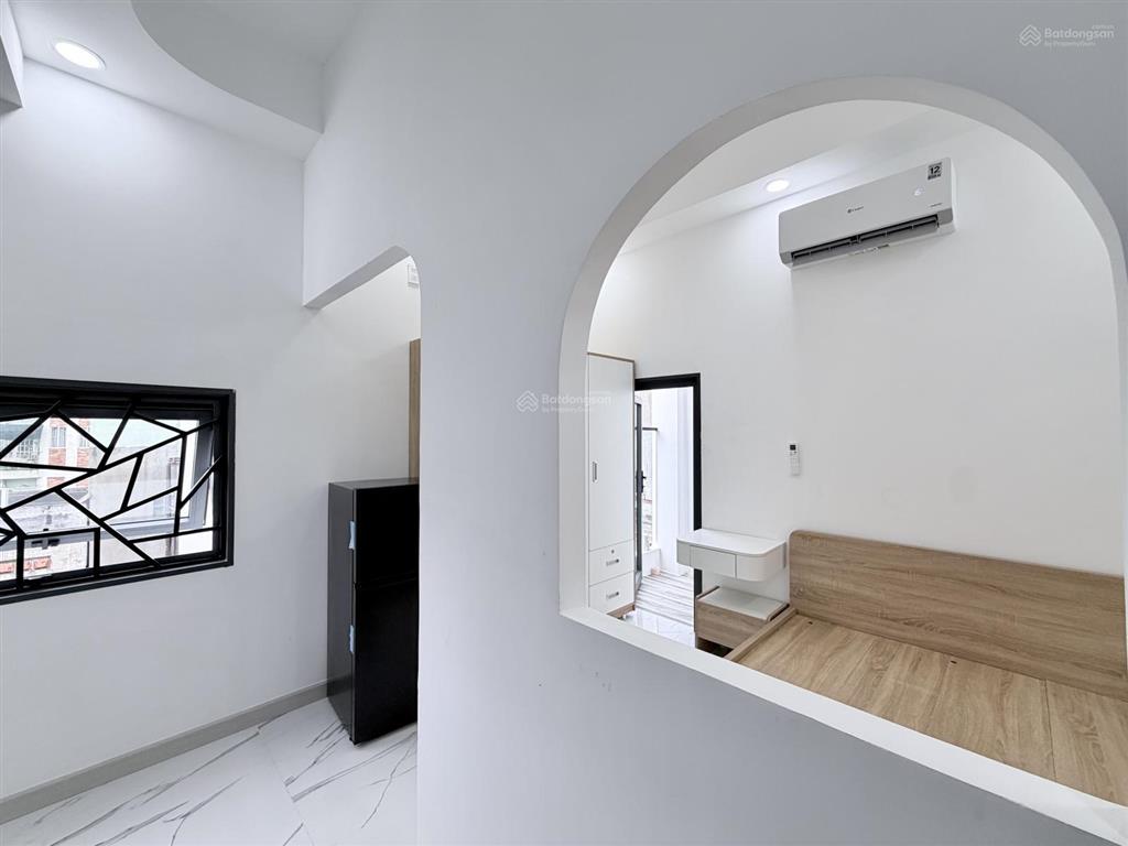 Căn hộ 1pn ban công mới 100% full nội thất cao cấp ngay gần ngã tư hàng xanh