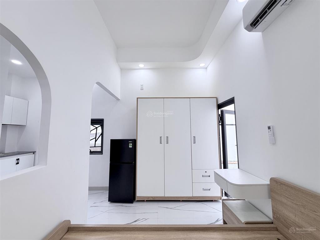 Căn hộ 1pn ban công mới 100% full nội thất cao cấp ngay gần ngã tư hàng xanh