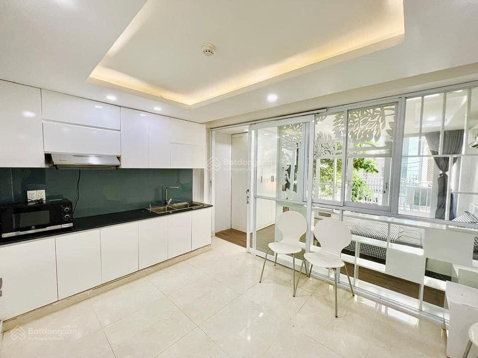 Căn hộ 1pn ban công 40m2, full nt cao cấp có dàn bếp xịn hẽm oto an ninh ra vào vân tay