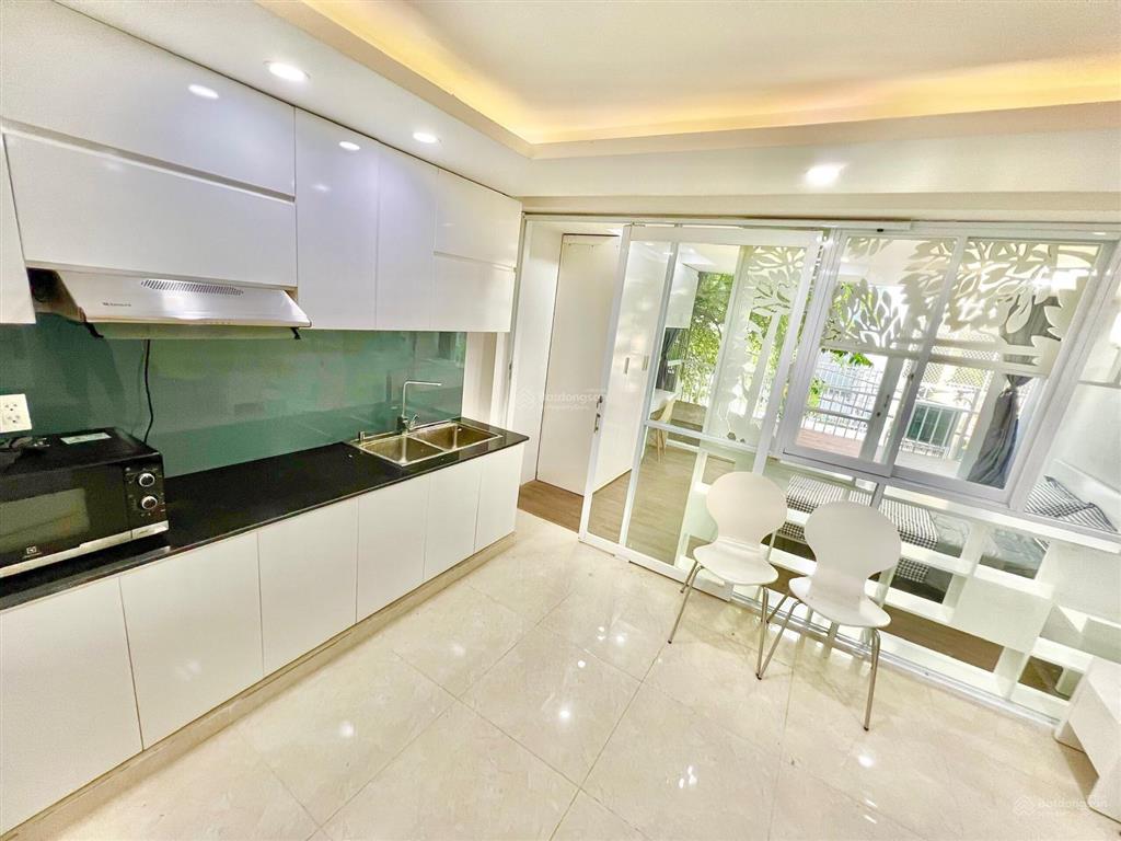 Căn hộ 1pn ban công 40m2, full nt cao cấp có dàn bếp xịn hẽm oto an ninh ra vào vân tay