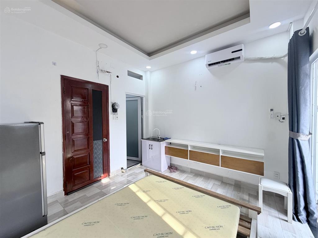 Căn stu ban công 25m2 mới keng full nt, ngay gần cầu bông giáp quận 1, phú nhuận