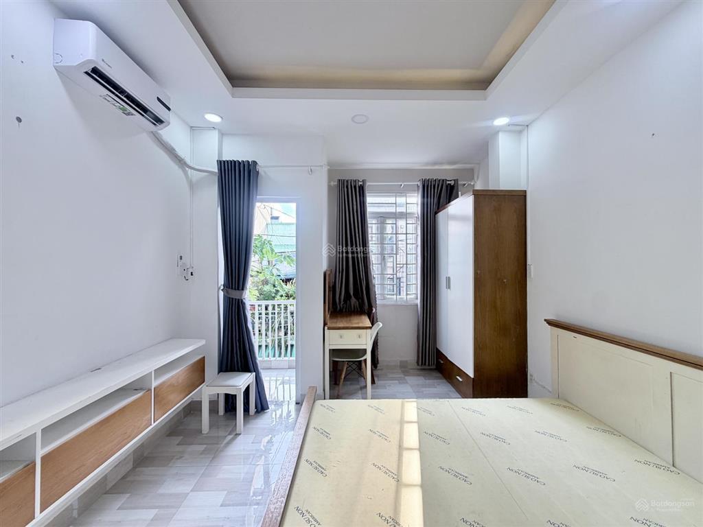 Căn stu ban công 25m2 mới keng full nt, ngay gần cầu bông giáp quận 1, phú nhuận