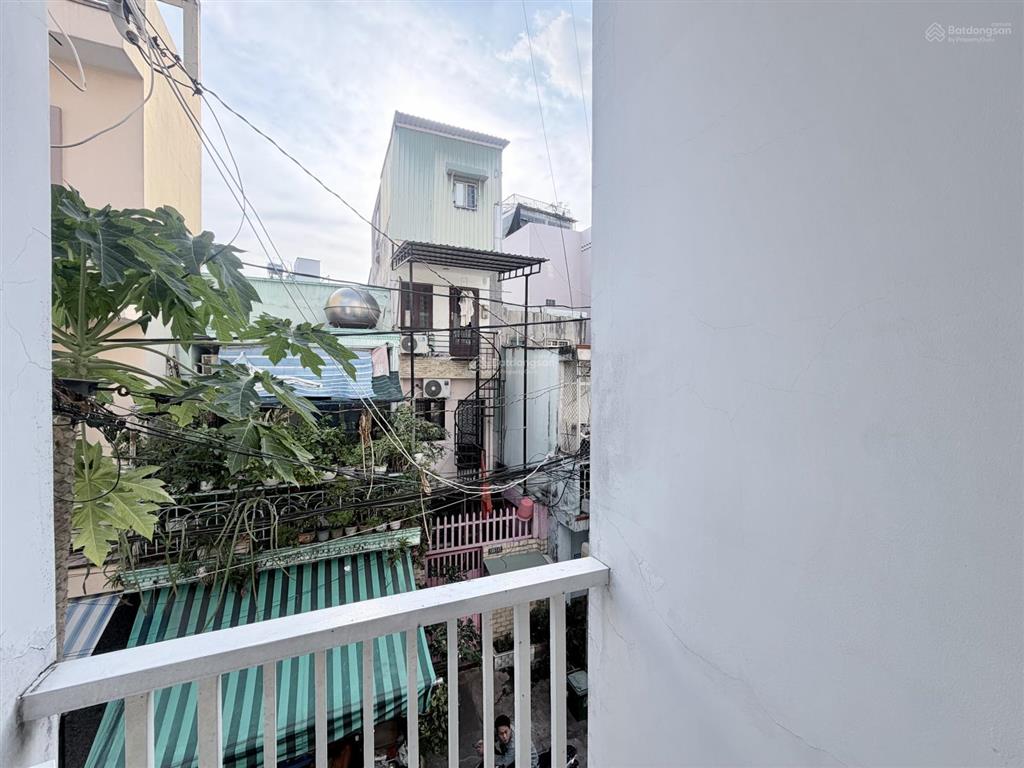 Căn stu ban công 25m2 mới keng full nt, ngay gần cầu bông giáp quận 1, phú nhuận