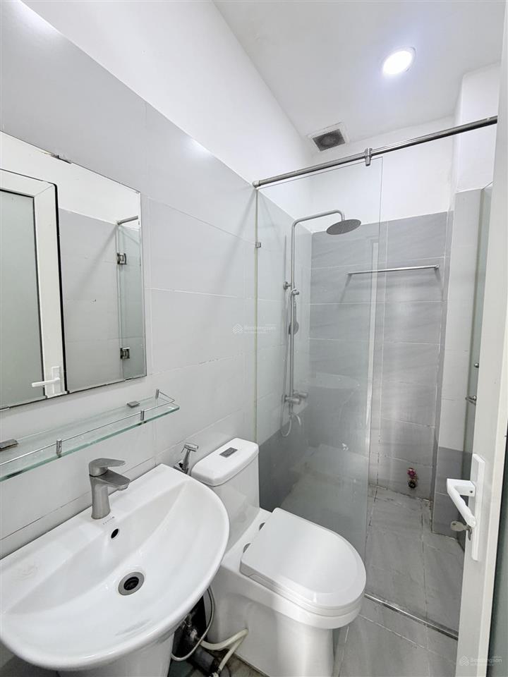Căn stu ban công 25m2 mới keng full nt, ngay gần cầu bông giáp quận 1, phú nhuận