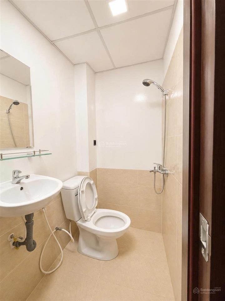 Stu ban công cửa sổ 2 mặt siêu thoáng 25m2 full nt có máy giặt riêng ngay giáp q. bình thạnh