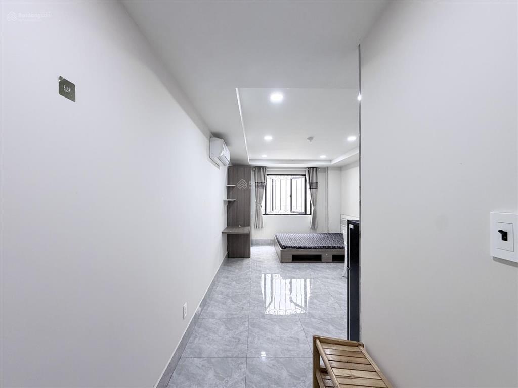 Căn hộ biệt thự 33m2 có cửa sổ to thoáng full nt, hẻm oto an ninh gần chợ bà chiểu
