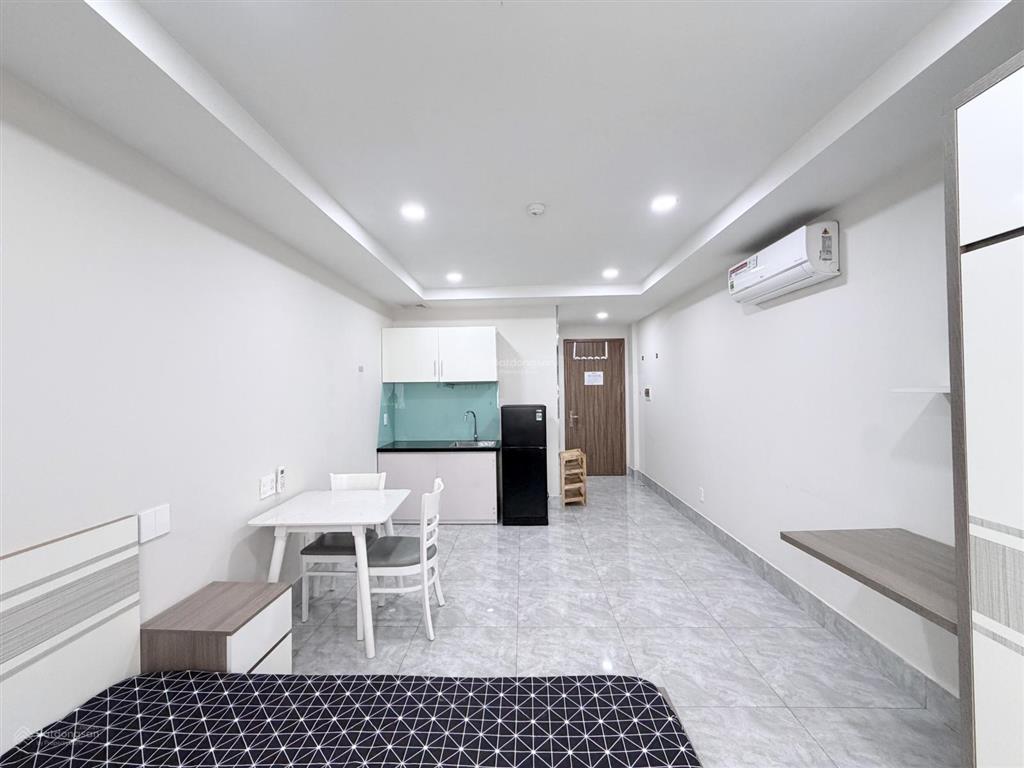 Căn hộ biệt thự 33m2 có cửa sổ to thoáng full nt, hẻm oto an ninh gần chợ bà chiểu