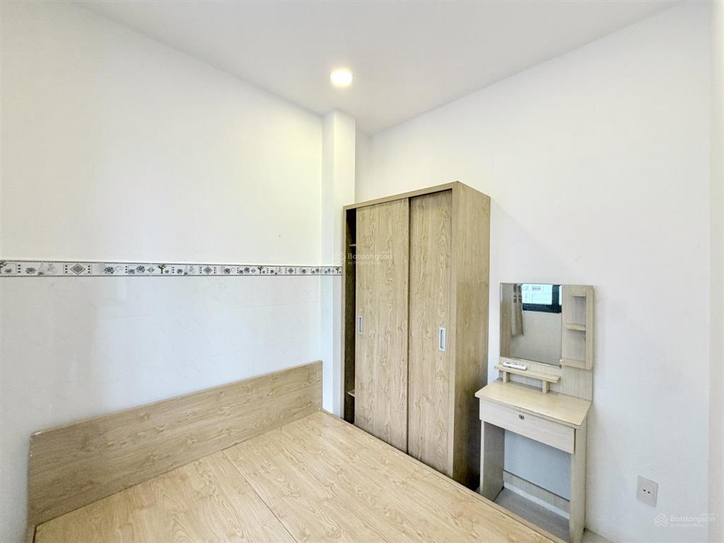 Căn 2pn 1pk 60m² full nt có ban công thang máy mới keng gần đh hutech, uef, ngoại thương, gtvt
