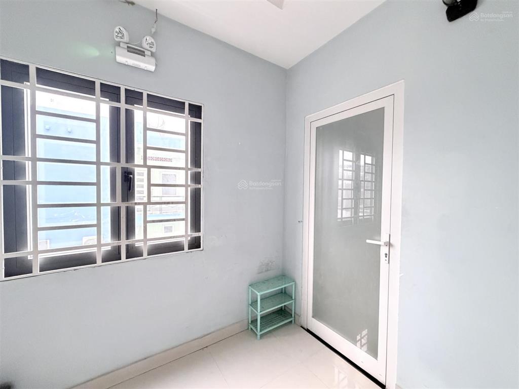 Căn 2pn 1pk 60m² full nt có ban công thang máy mới keng gần đh hutech, uef, ngoại thương, gtvt